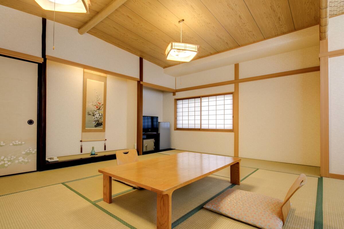 傳統客房, 共用浴室 (Japanese Style, 10~16.5 Tatami-mats) | 房內夾萬