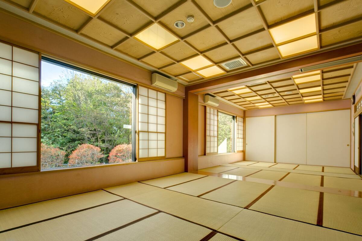 ห้องทราดิชันนัล (Japanese Style, 25 Tatami-mats) | ตู้นิรภัยในห้องพัก
