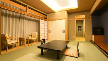 In-room safe, blackout drapes, free WiFi, bed sheets