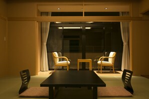 傳統客房, 非吸煙房, 露台 (Japanese Style, 10 Tatami-mats) | 房內夾萬、遮光窗簾/窗簾、免費 Wi-Fi、床單