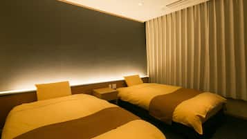 In-room safe, blackout curtains, free WiFi, bed sheets