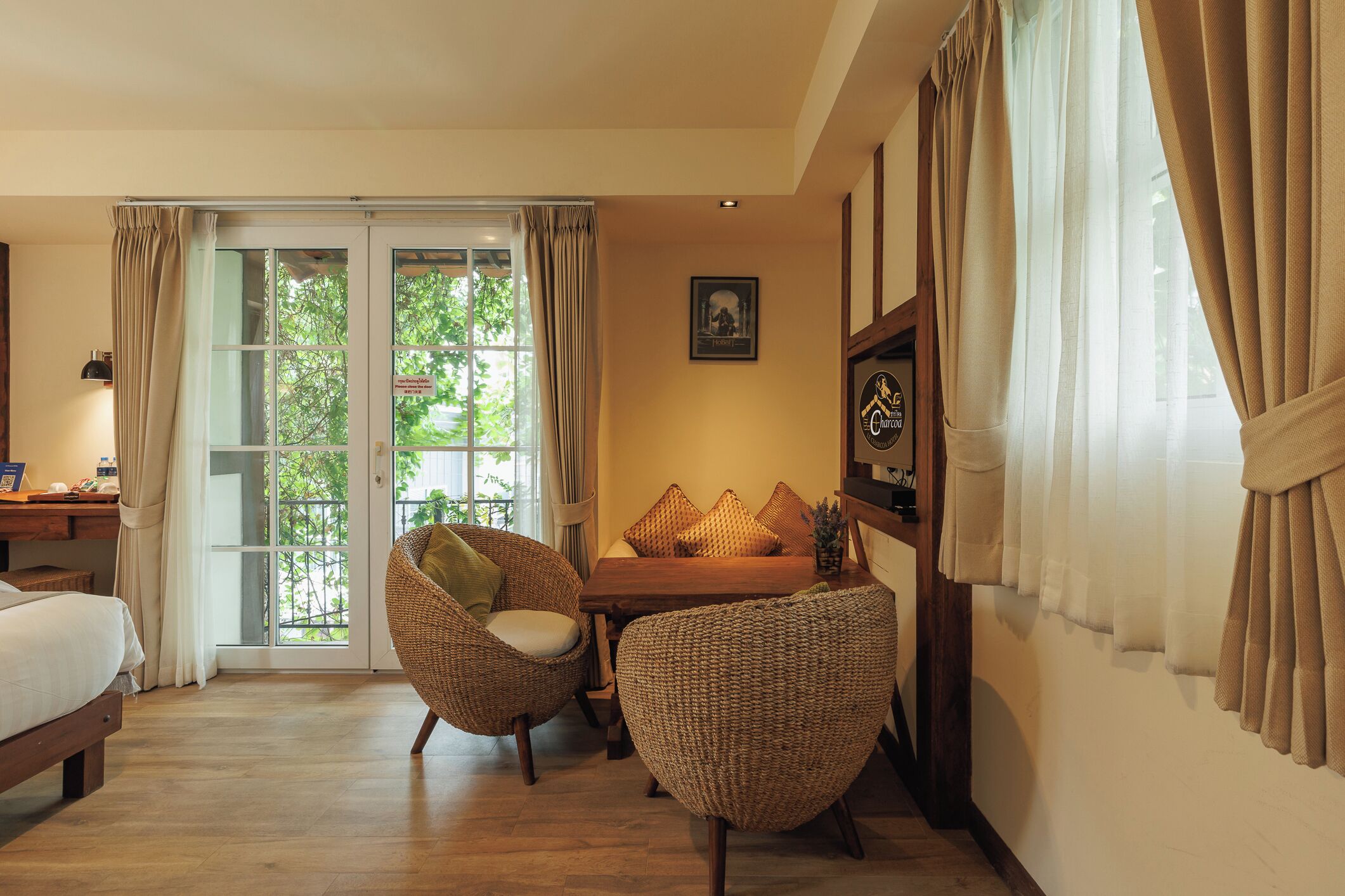 junior suite | living area | 32-inch led tv with satellite channels, netflix, pay films