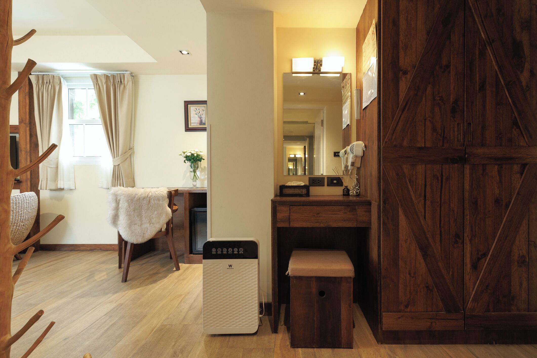 junior suite | 3 bedrooms, minibar, in-room safe, free wifi