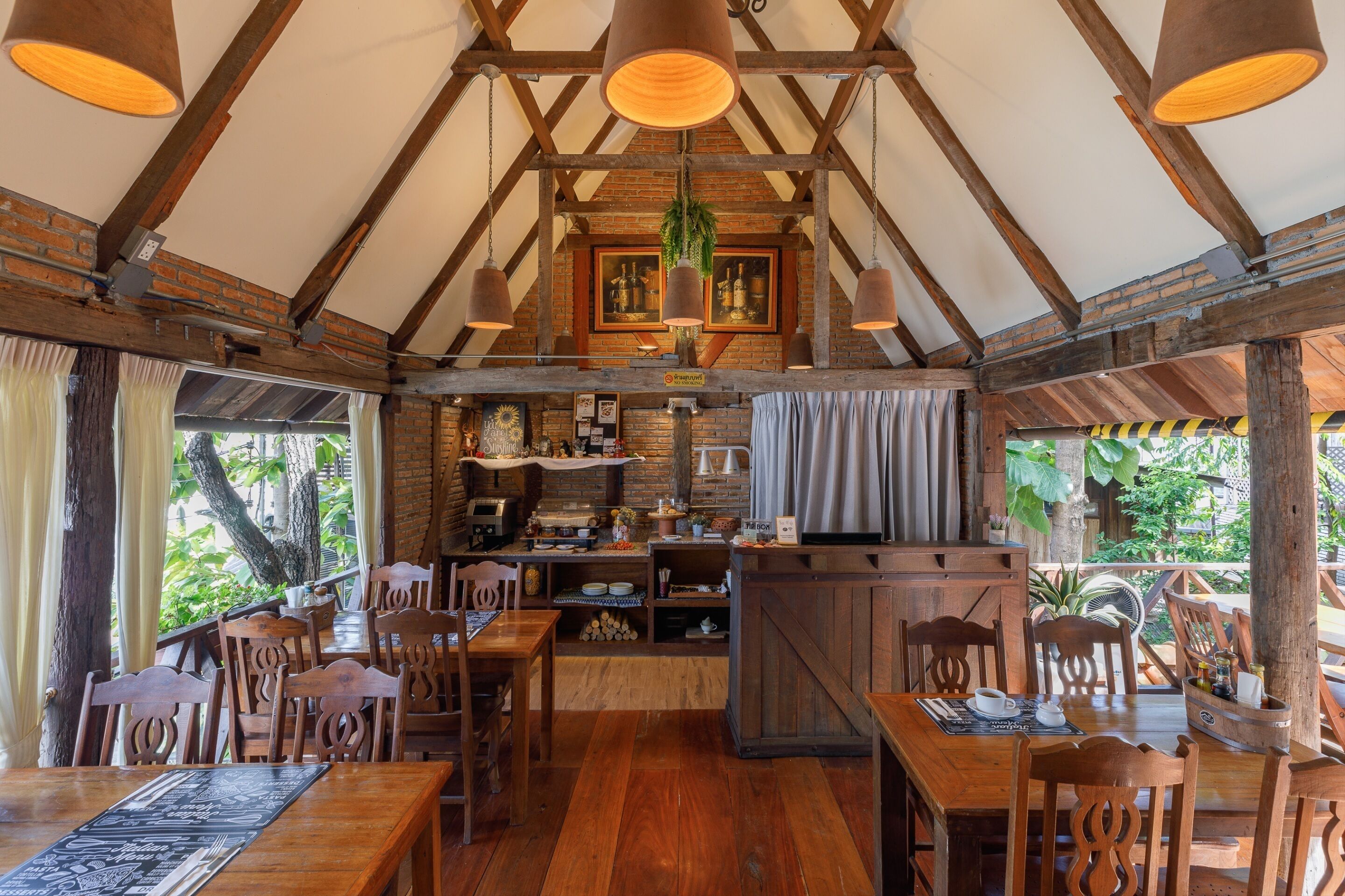 daily continental breakfast (thb 350 per person)