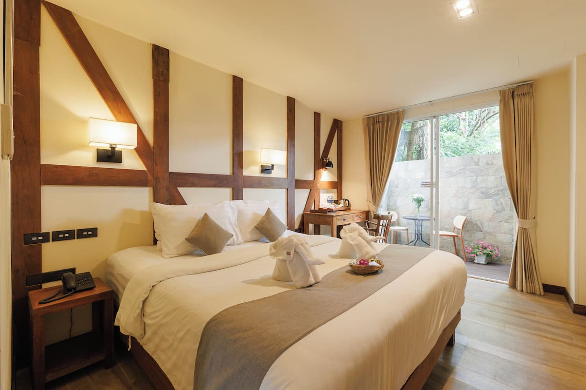 Deluxe Double Room | 3 bedrooms, minibar, in-room safe, free WiFi