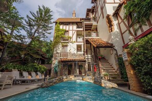 Building design - Le Charcoa Hotel (Chiang Mai)