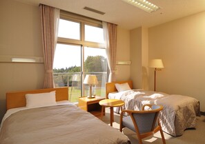 Tomannsrom (with Private Toilet) | Safe på rommet