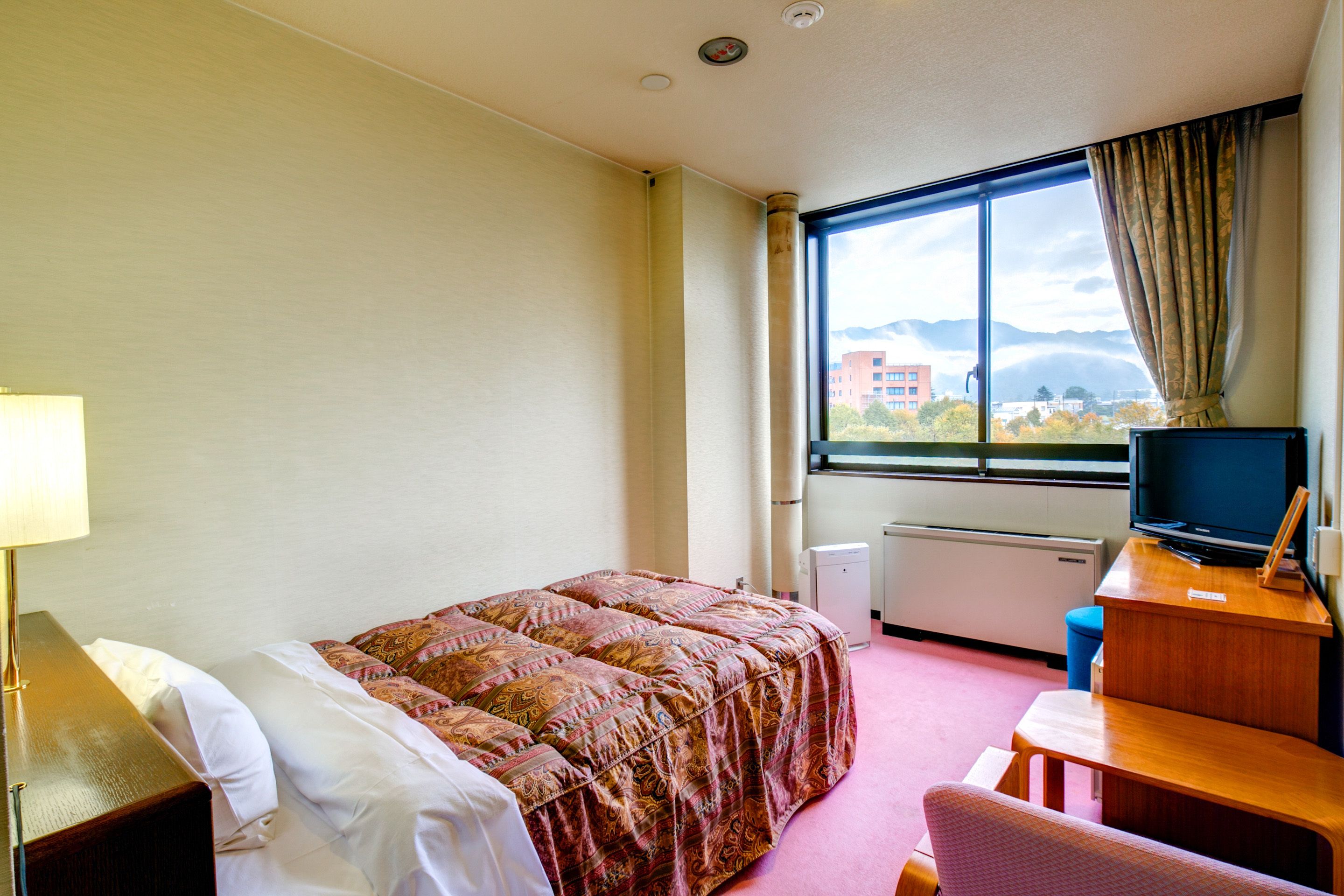 single room | free wifi, bed sheets