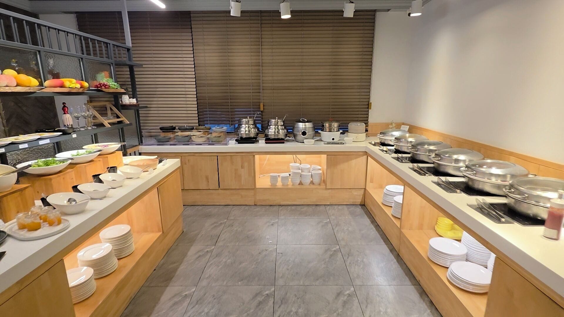 朝食 (ビュッフェ)、毎日提供 (1 名様 15000 KRW)