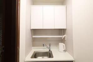 Deluxe Twin Room | Private kitchen