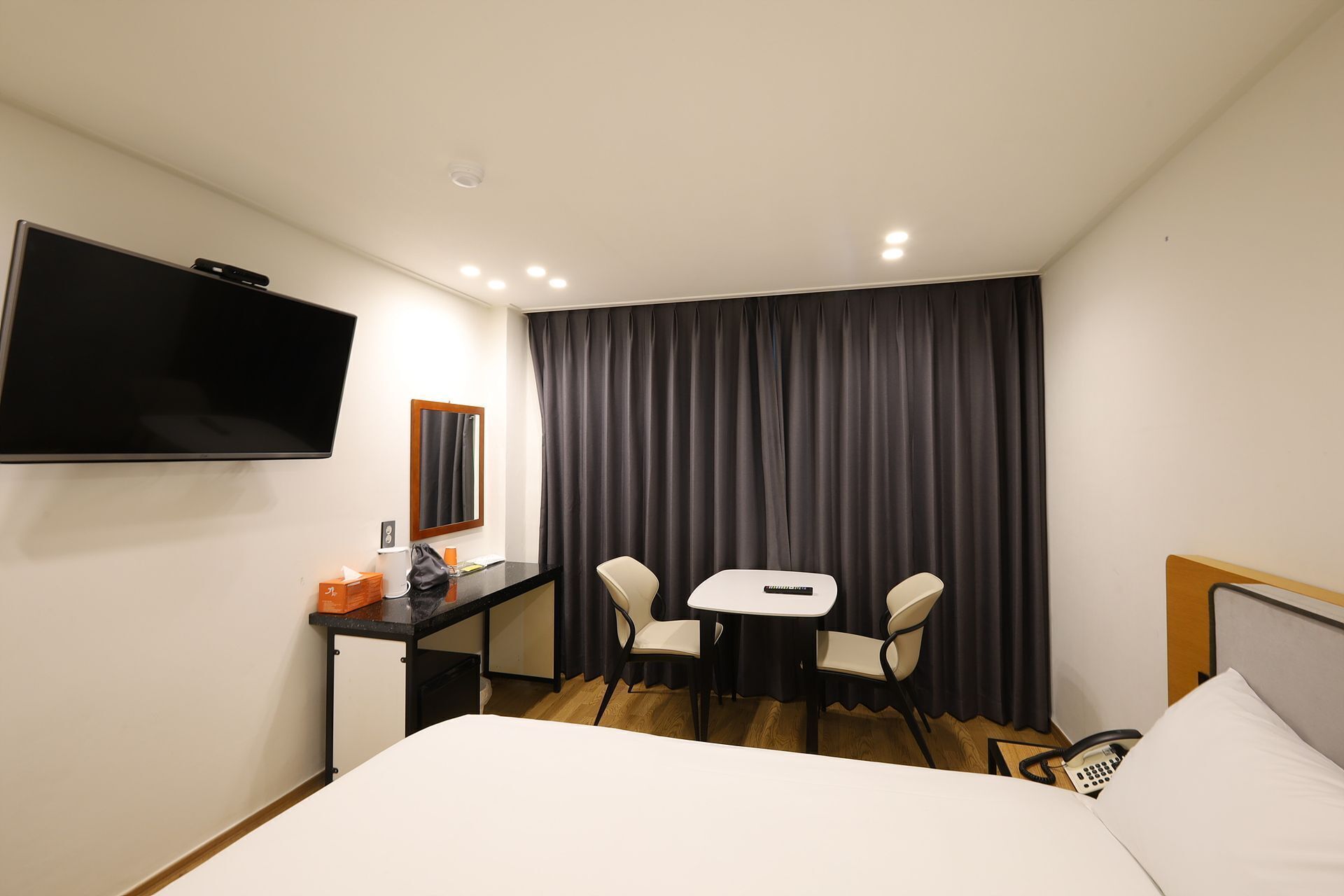 standard room | soundproofing, free wifi, bed sheets