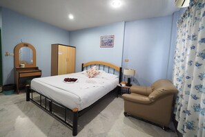 Standard Room | Free WiFi - Luxury Hotel (Kanchanaburi)