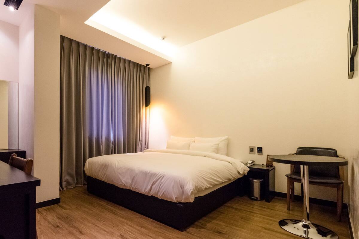 Literie de qualité supérieure, couette en duvet d'oie, minibar, bureau