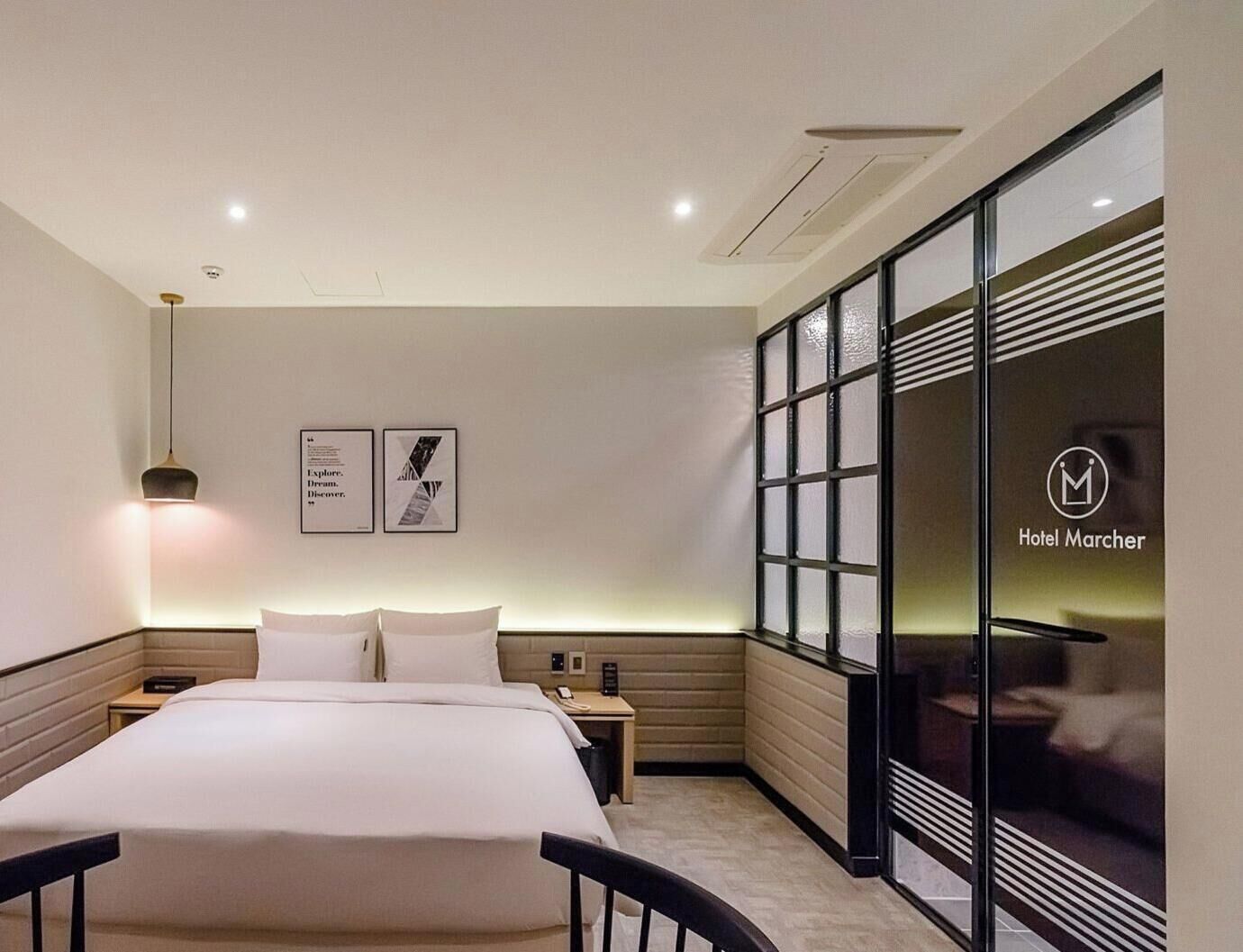 Premium bedding, down comforters, minibar, individually decorated