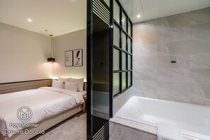 Hair dryer, bathrobes, bidet, towels - Hotel Marcher (Busan)