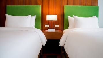 Habitación Premier con 2 camas individuales | Minibar, caja de seguridad en la habitación, escritorio y wifi gratis