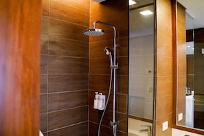 Premier Twin Room | Bathroom