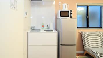 Fridge, microwave, stovetop, electric kettle