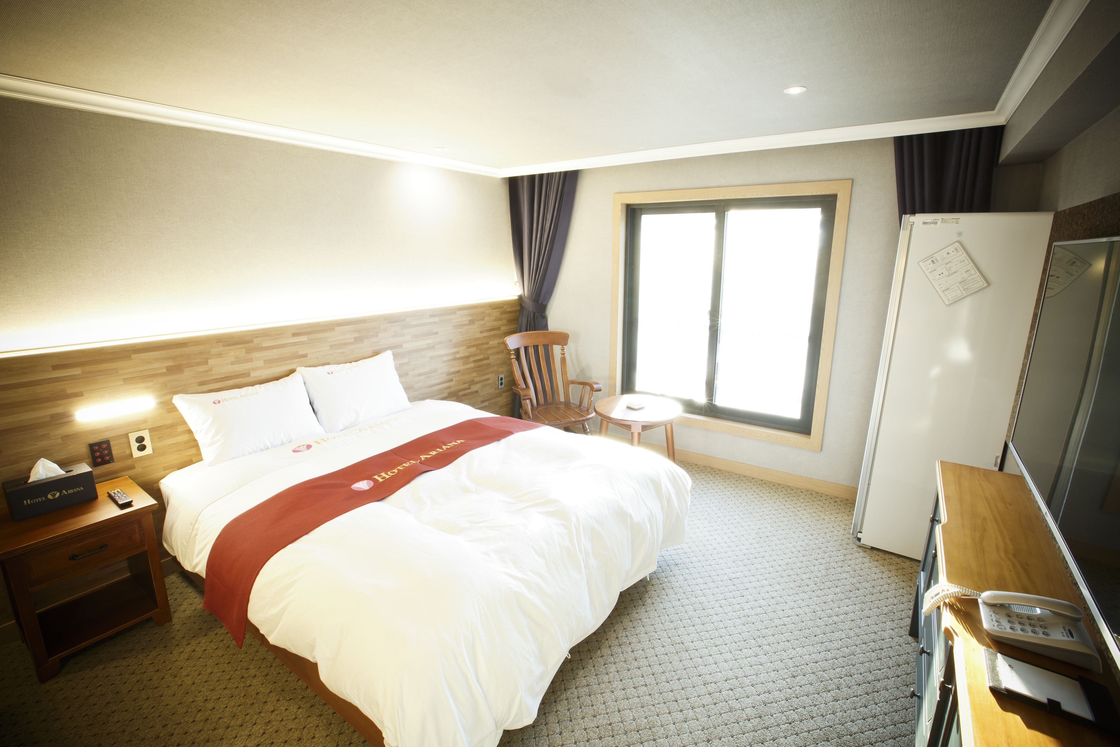 deluxe double room | minibar, in-room safe, free wifi, bed sheets