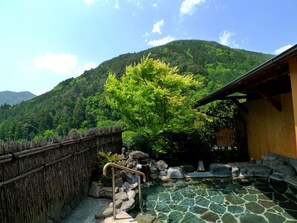 น้ำพุร้อน