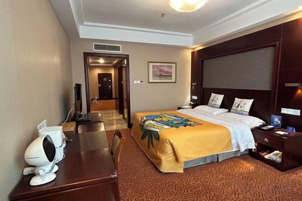 Minibar, in-room safe, desk, blackout curtains