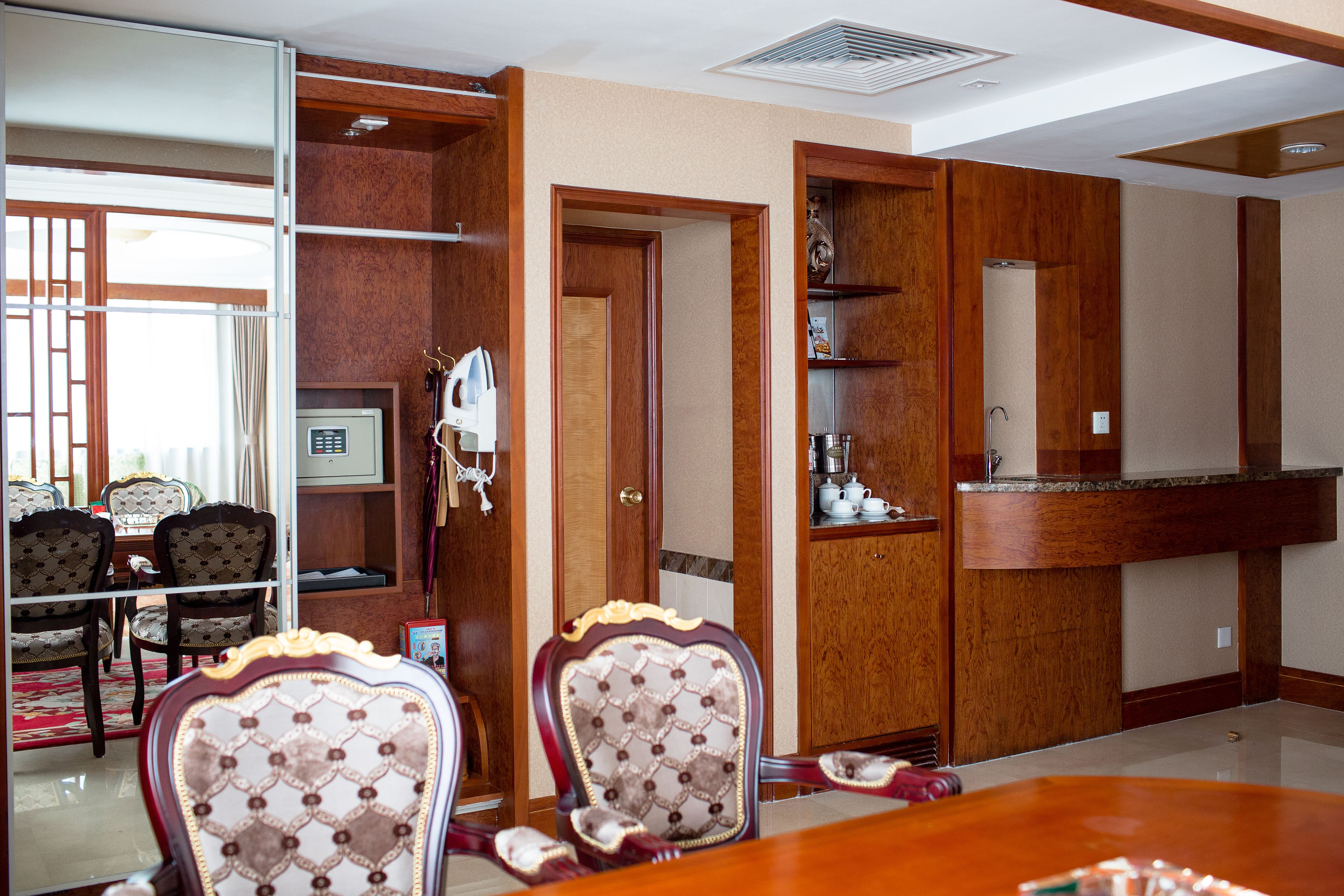 Room service – dining