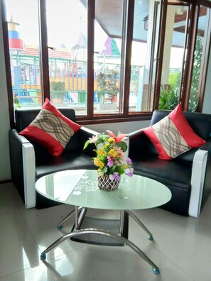 ロビー応接スペース