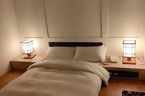 Desk, free WiFi - TC Hotel (Taichung City)