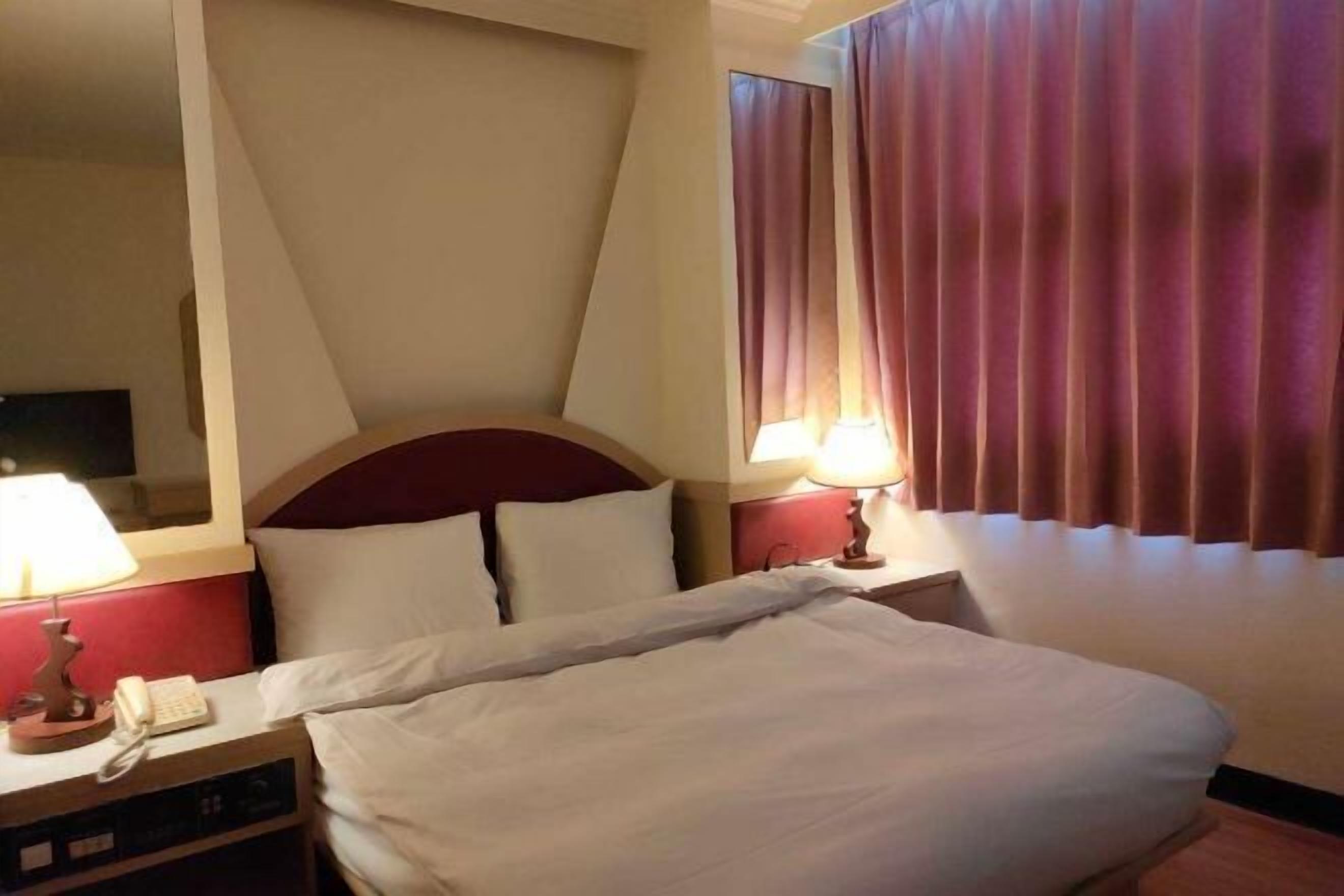 Meja kerja dan Wi-Fi gratis