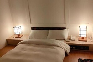 Desk, free WiFi - TC Hotel (Taichung City)