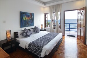 Minibar, in-room safe, desk, soundproofing