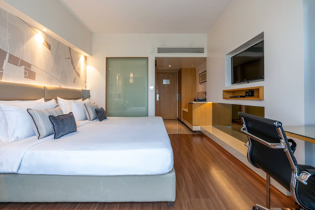 1 chambre, minibar, coffres-forts dans les chambres, bureau