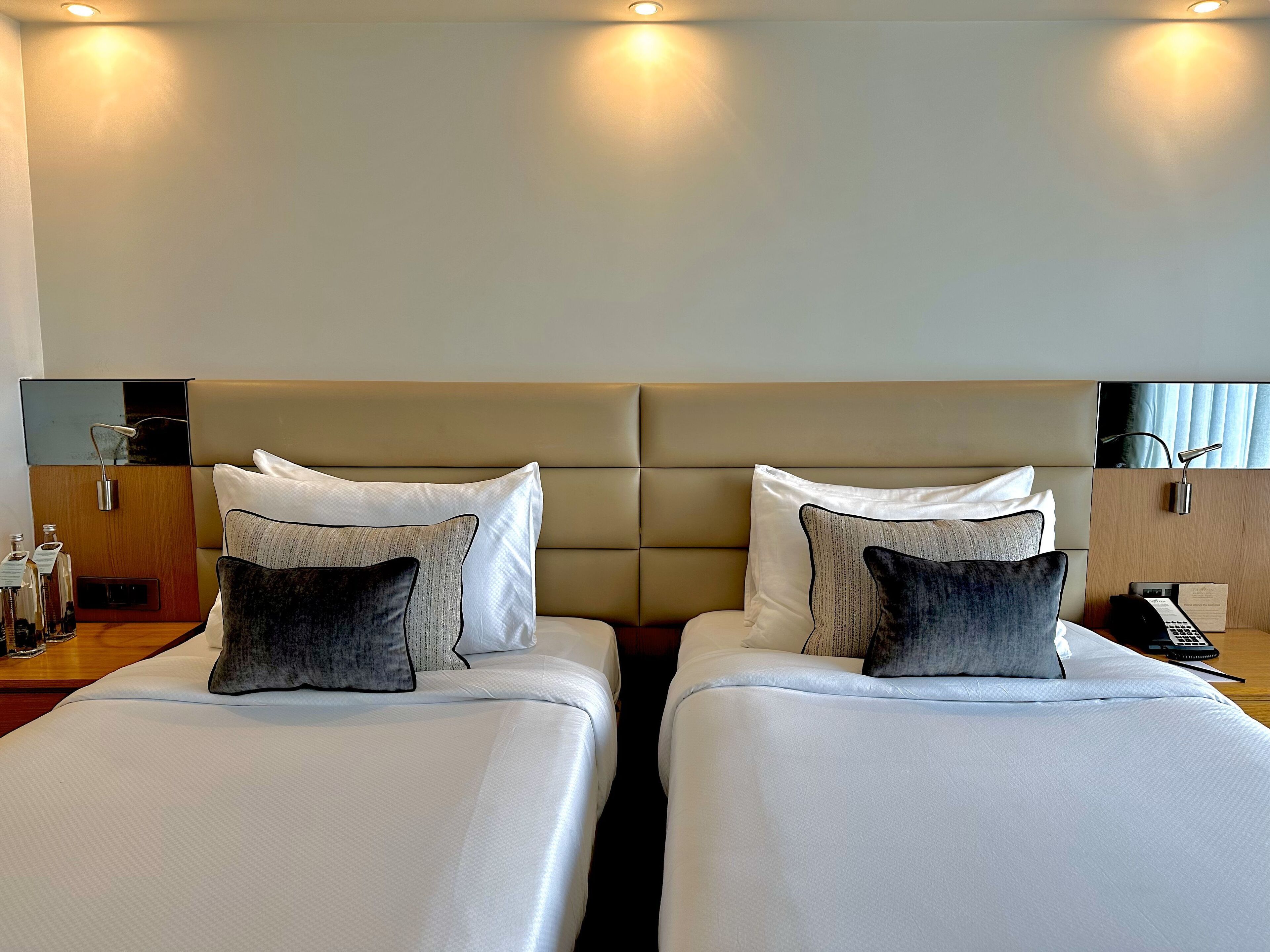 winter green room, 1 king bed | 1 bedroom, minibar, in-room safe, desk