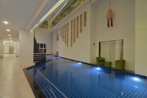 Indoor pool, outdoor pool - Baisirimaya (Chiang Mai)