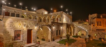 Acropolis Cave Suite