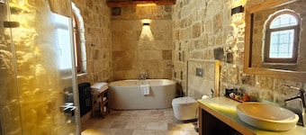Acropolis Cave Suite