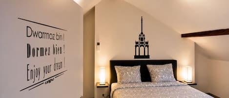 Superior Apartment, 2 Bedrooms, Terrace | 2 bedrooms, premium bedding, in-room safe, soundproofing