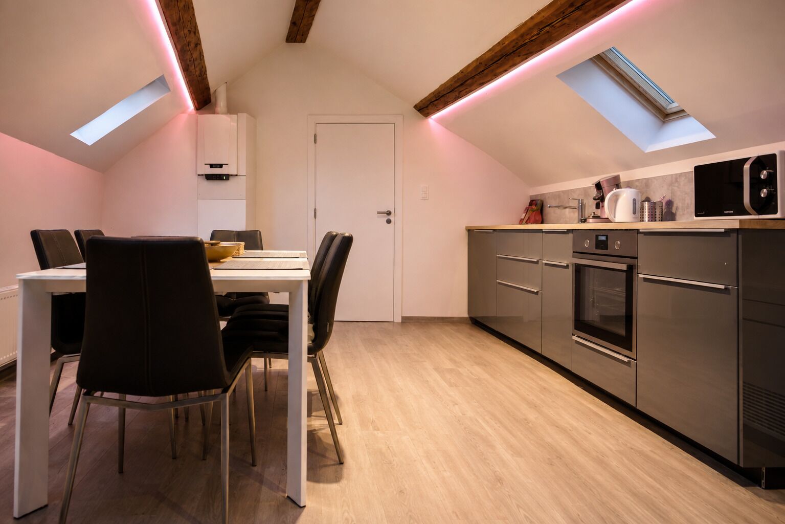 Superior-lejlighed - 2 soveværelser - terrasse | Privat køkken | Espressomaskine, kaffe-/temaskine, køleskab, mikrobølgeovn