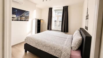 2 bedrooms, premium bedding, in-room safe, soundproofing