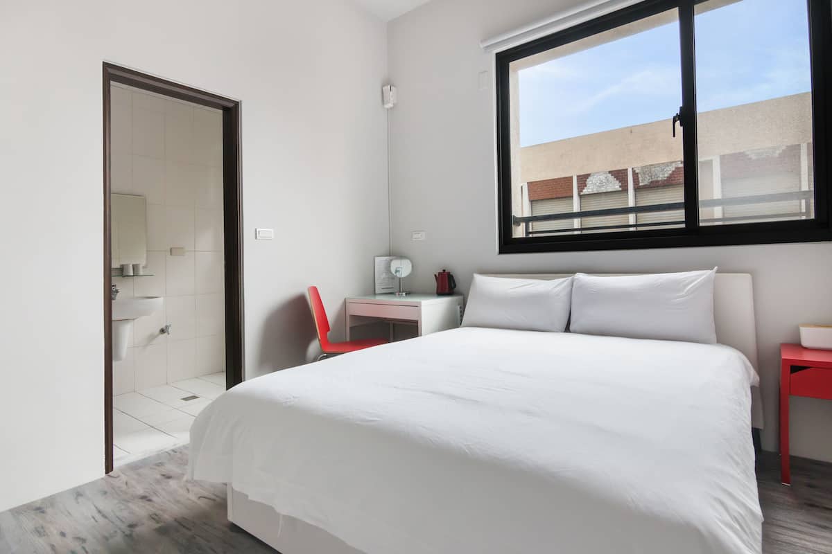 standard double room | desk, rollaway beds, free wifi, bed sheets