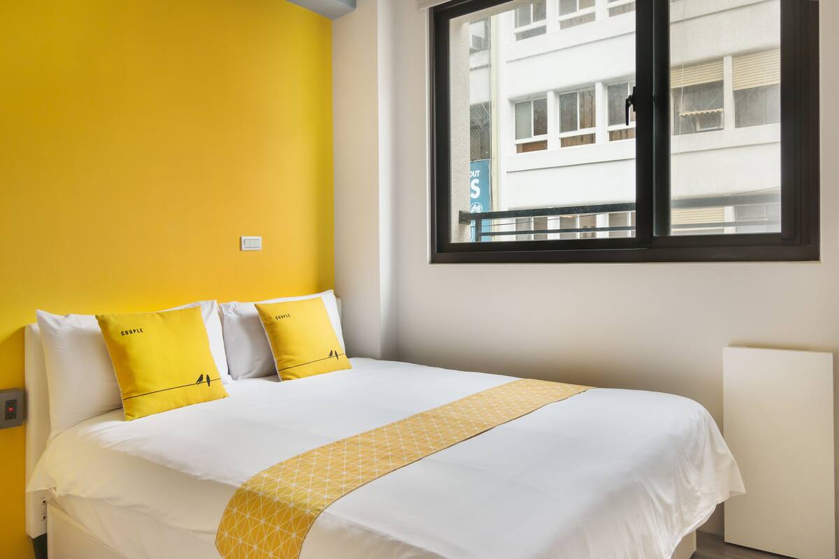superior quadruple room | desk, rollaway beds, free wifi, bed sheets