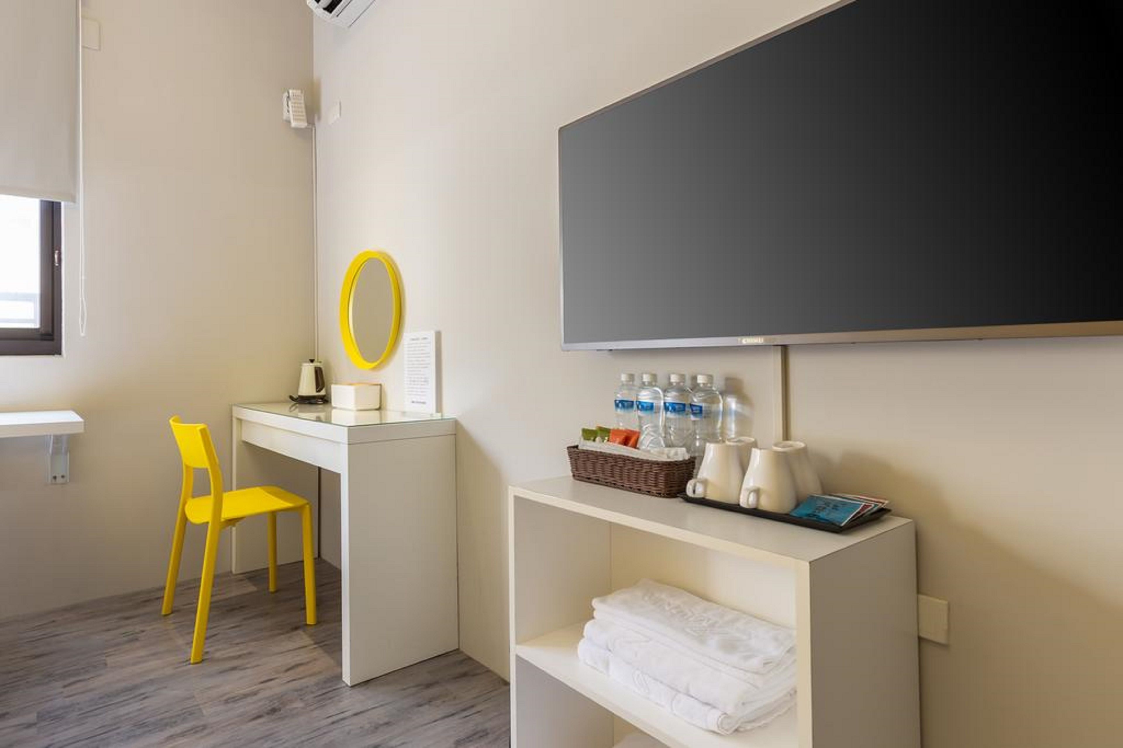 Neljän hengen superior-huone | Työpöytä, lisävuoteet, ilmainen Wi-Fi, vuodevaatteet