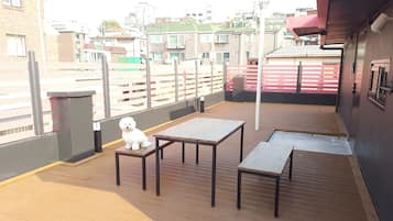 Family Room | Terrace/patio
