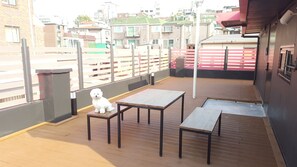 Family Room | Terrace/patio