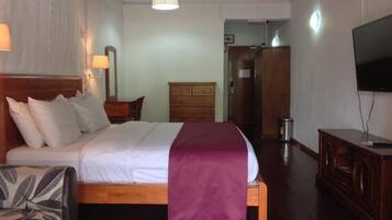 In-room safe, desk, soundproofing, iron/ironing board