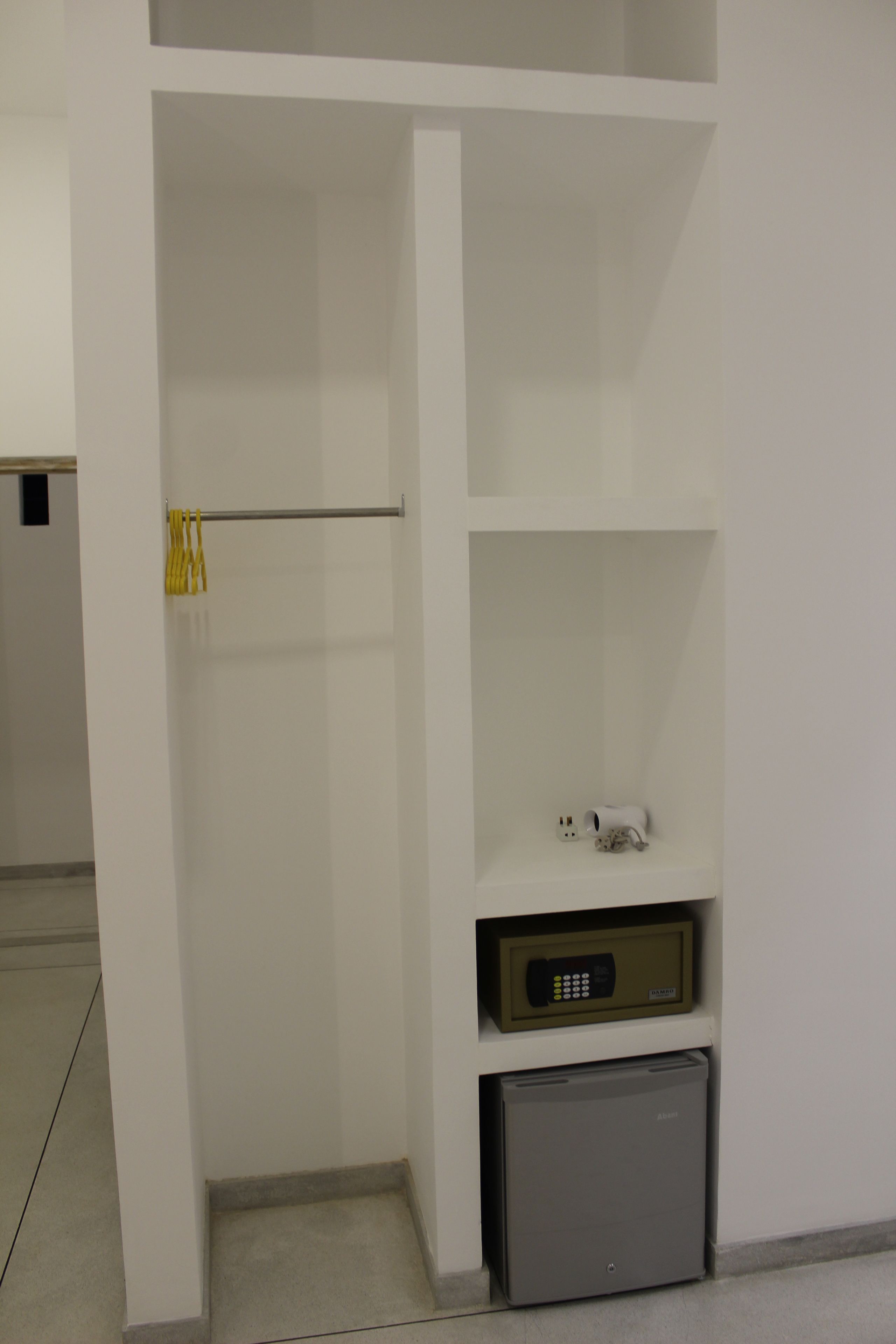 deluxe double room, 1 king bed, private bathroom, garden area | safe