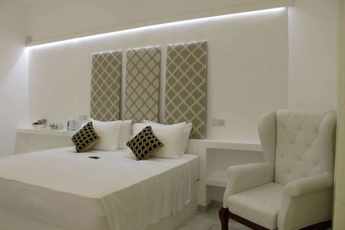 Minibar, in-room safe, desk, soundproofing