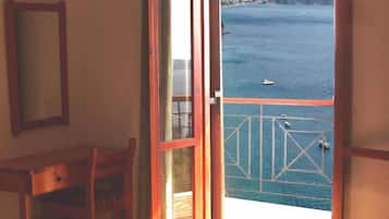Studio, Sea View