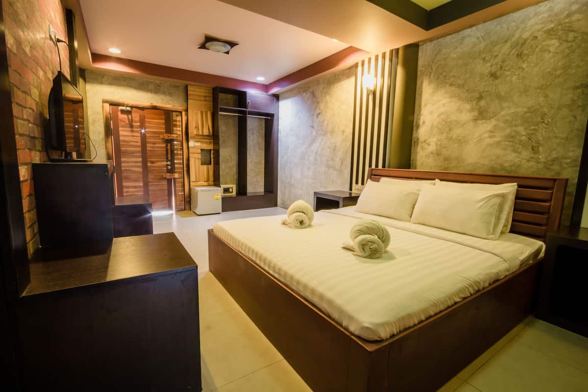 In-room safe, rollaway beds, free WiFi