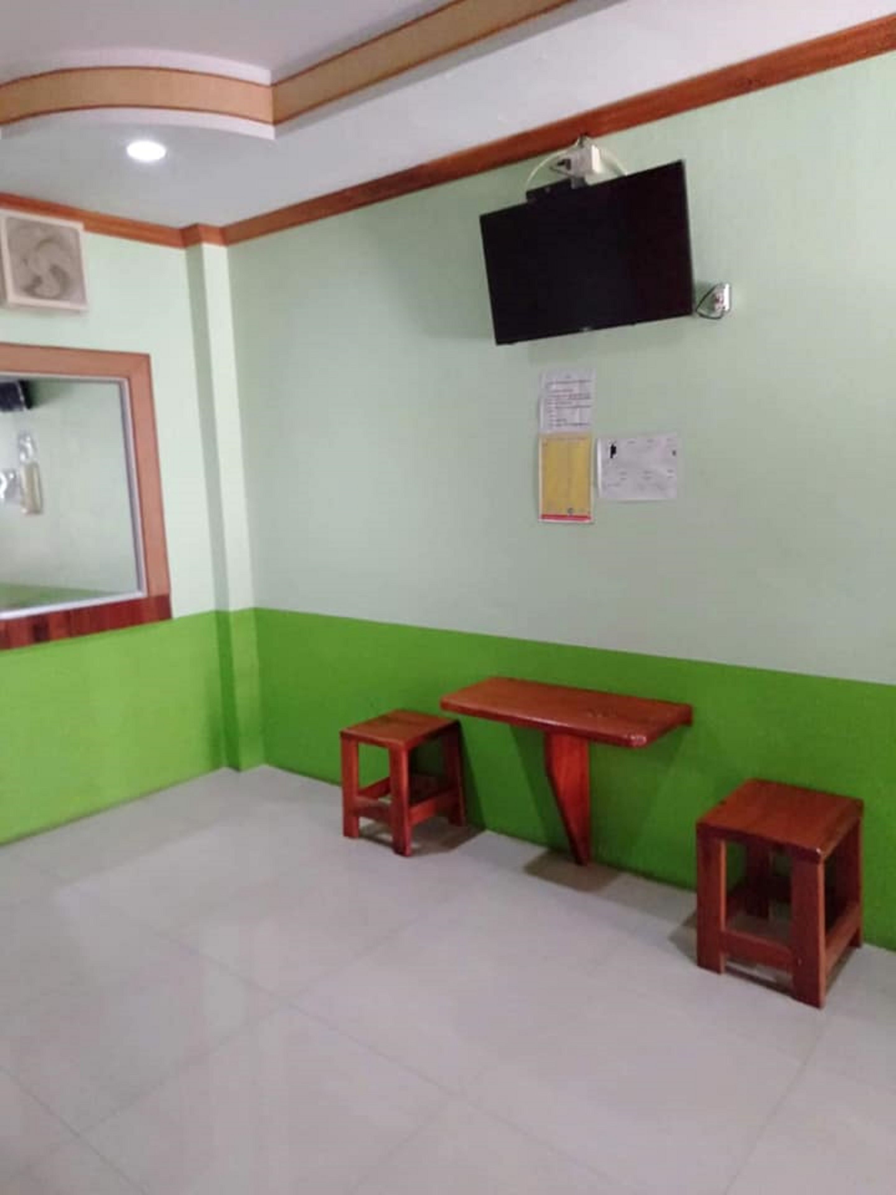 Standard Room | Living area | Flat-screen TV